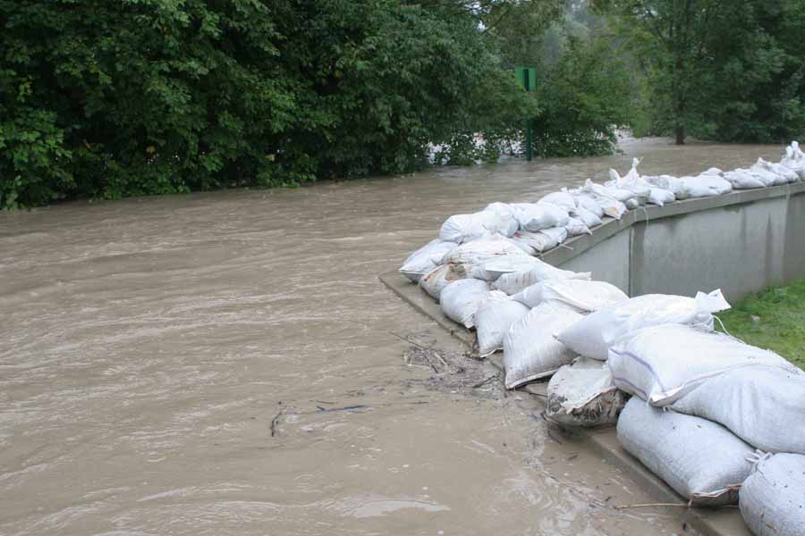 Hochwasser 22. und 23.August 2005 im Allgäu / 20 cm höher als 1999 und es wurde knapp (Kempten)