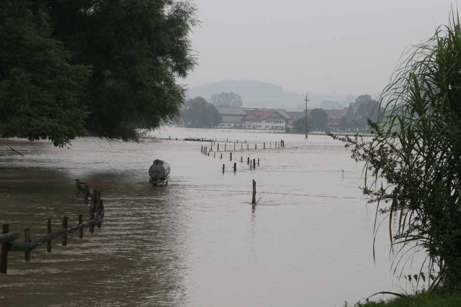 Hochwasser 22. und 23.August 2005 im Allgäu / Iller Überflutung in Ottackers