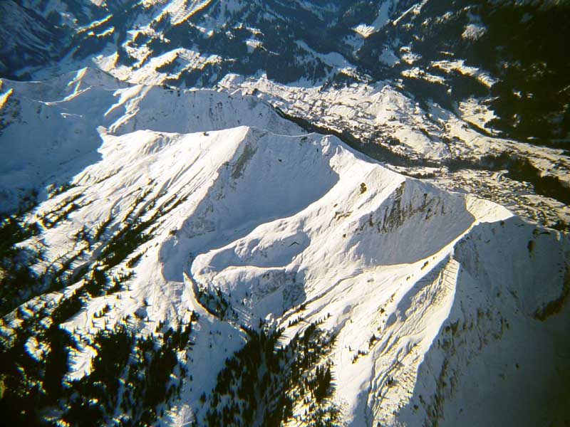 Fellhorn (D) und dahinter das Kleinwalsertal (A)