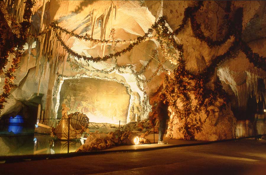 Schlösser und Kirchen im Allgäu / Schloss Linderhof - Bühne des König Ludwig Theater