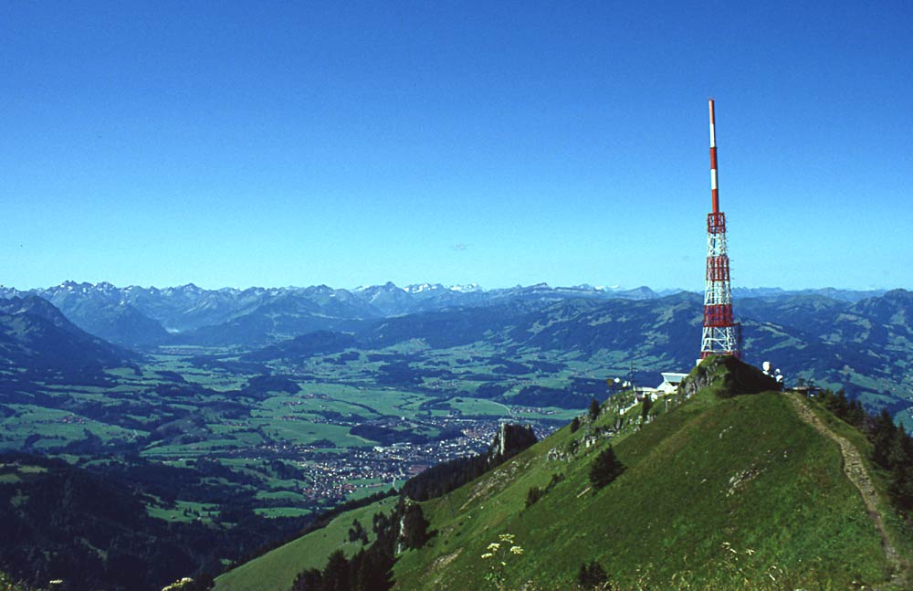 Sommer im Allgäu / Grünten -  Blick in das obere Iller Tal mit Oberstdorf am Ende