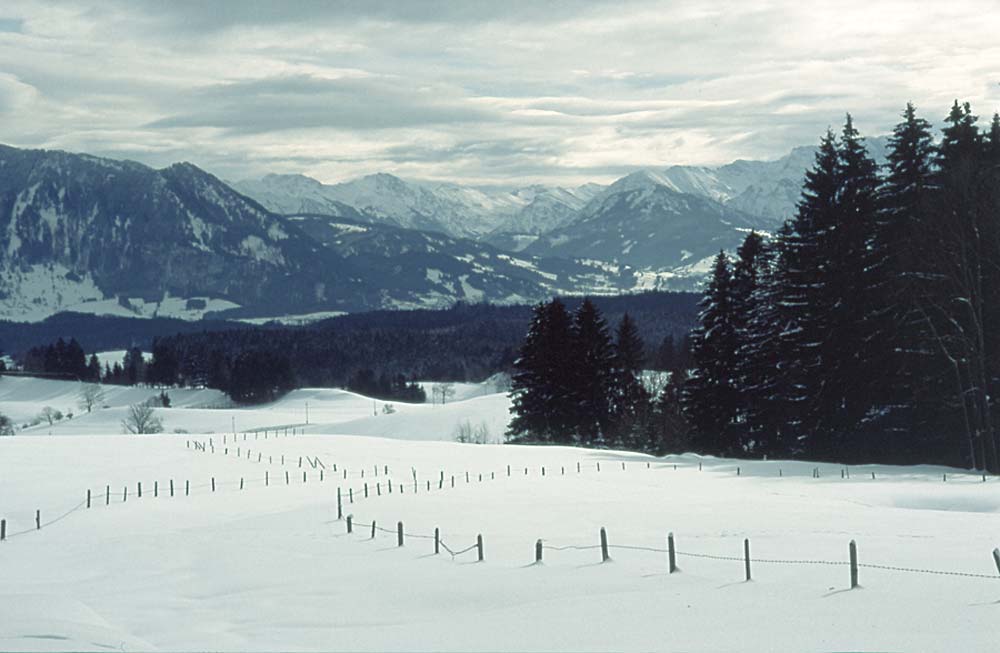 Winter im Allgäu / Blick über Immenstadt auf das Ostrachtal