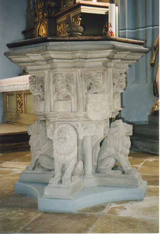 Helmut Schwank - Taufsteine und Schnitzwerke / Taufstein in der Pfarrkirche in Hindelang