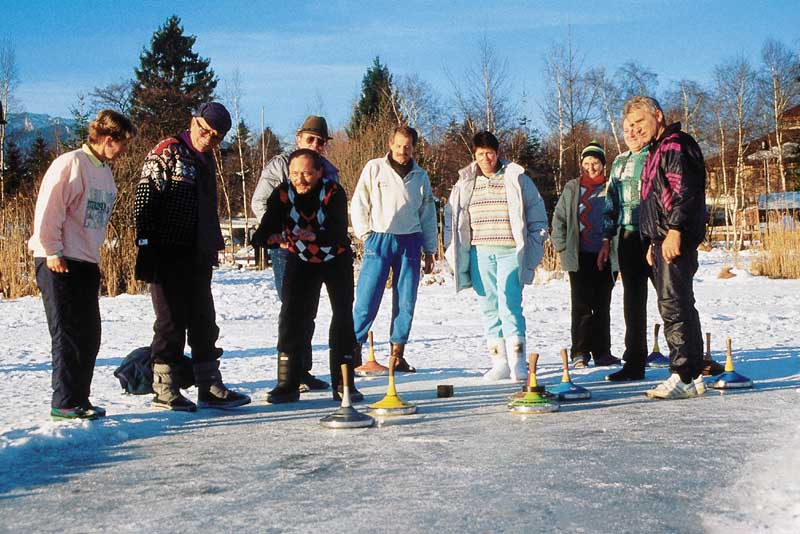 Eisstock Schützen im Allgäu