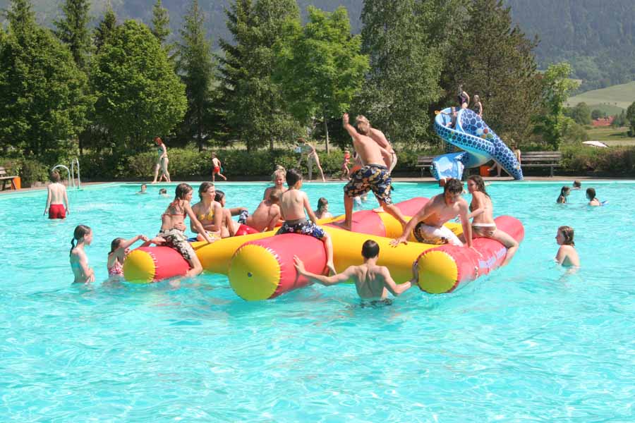 Halblech - Buching - Trauchgau / Floß im Alpenfreibad Trauchgau (Richtung Eschenberg)