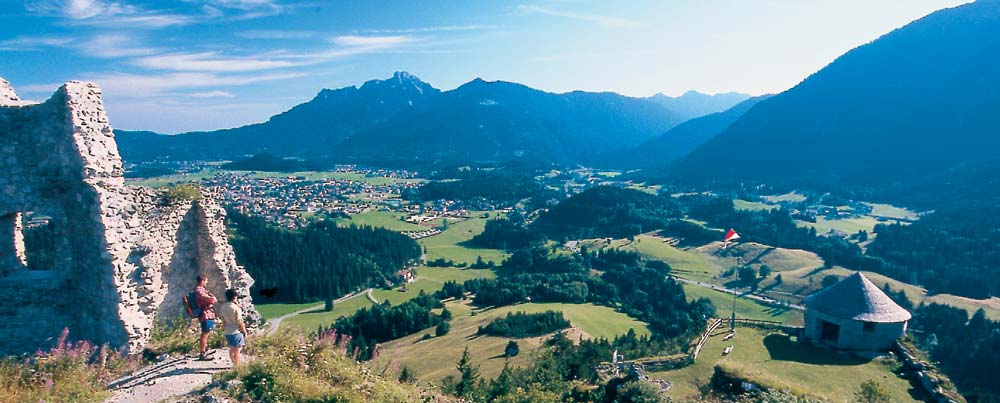 Panorama / Burgruiene Ehrenberg