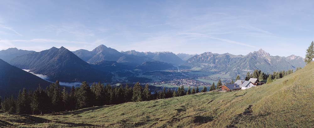 Panorama / Dürreberg Alpe mit Talkessel Reutte