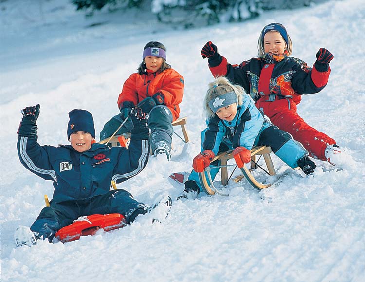 Kinderspaß im Schnee, Roßhaupten